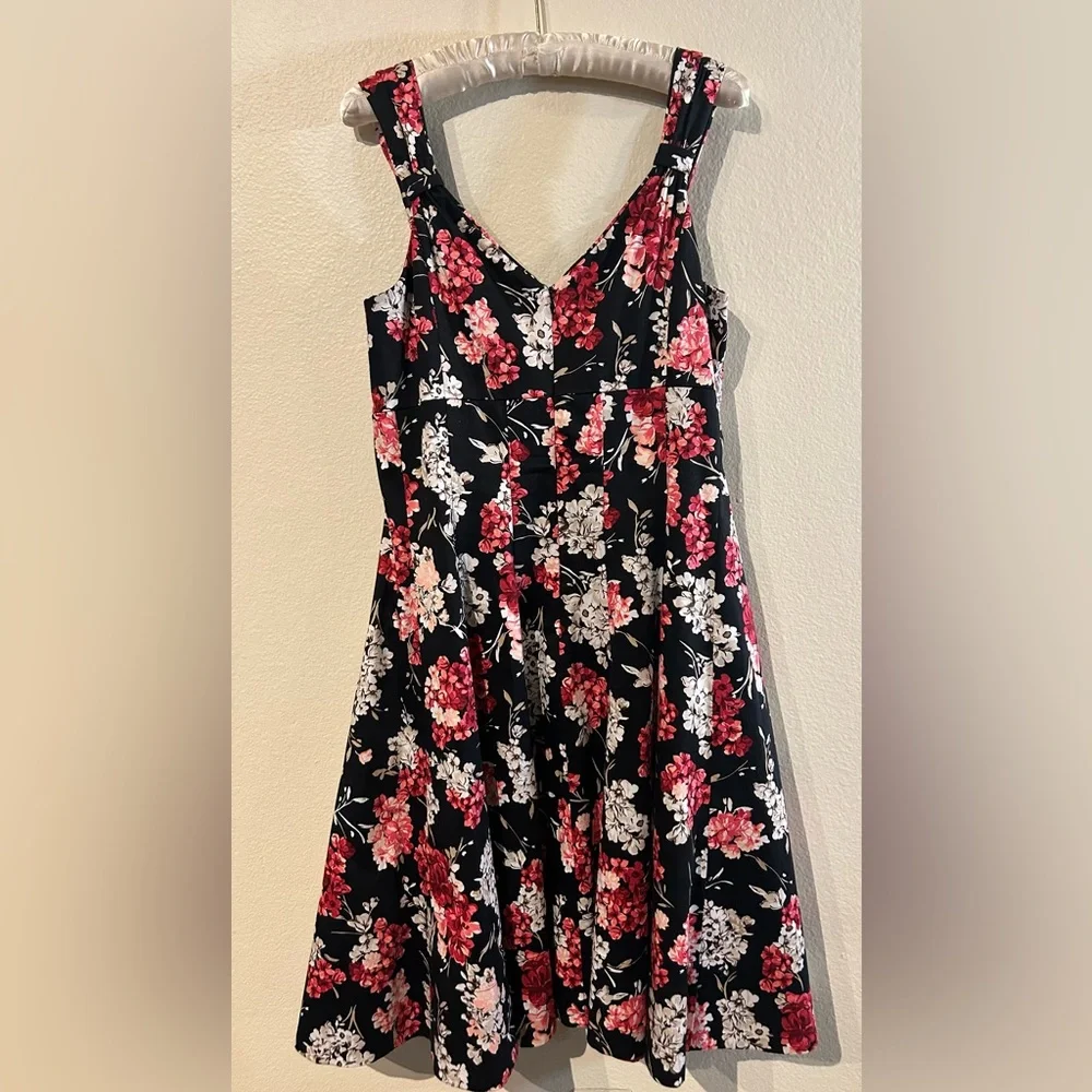 White House Black Market Black Floral Dress - Picture 3 of 6